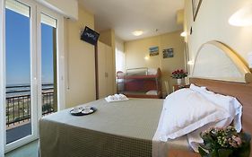 Hotel Crosal